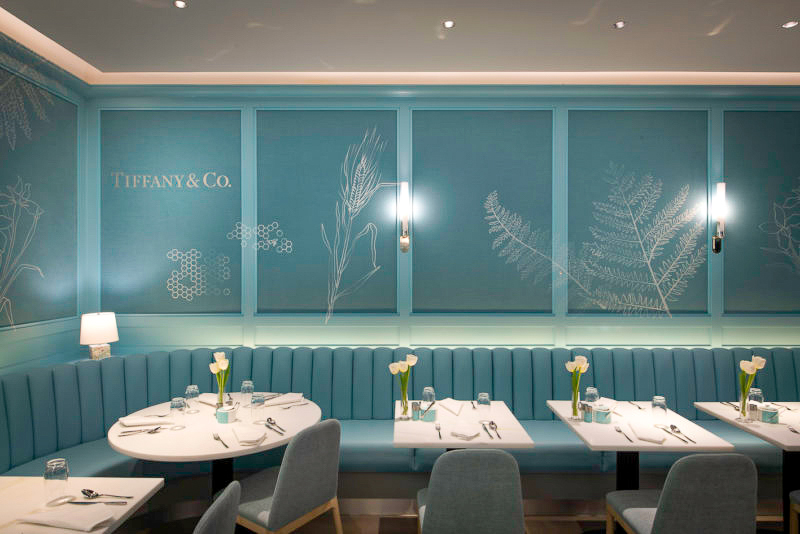 The Blue Box Café chez Harrods