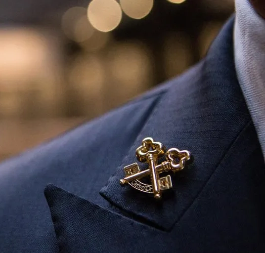 Les Clefs d'Or est une association professionnelle de concierges d'hôtels